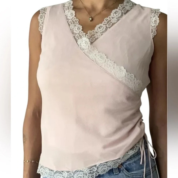 Tops - banana republic pink 100 %silk blouse small Lace